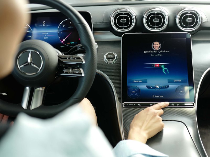 Bei Mercedes kann man per Fingerabdruck zahlen. (Foto: Mercedes-Benz)